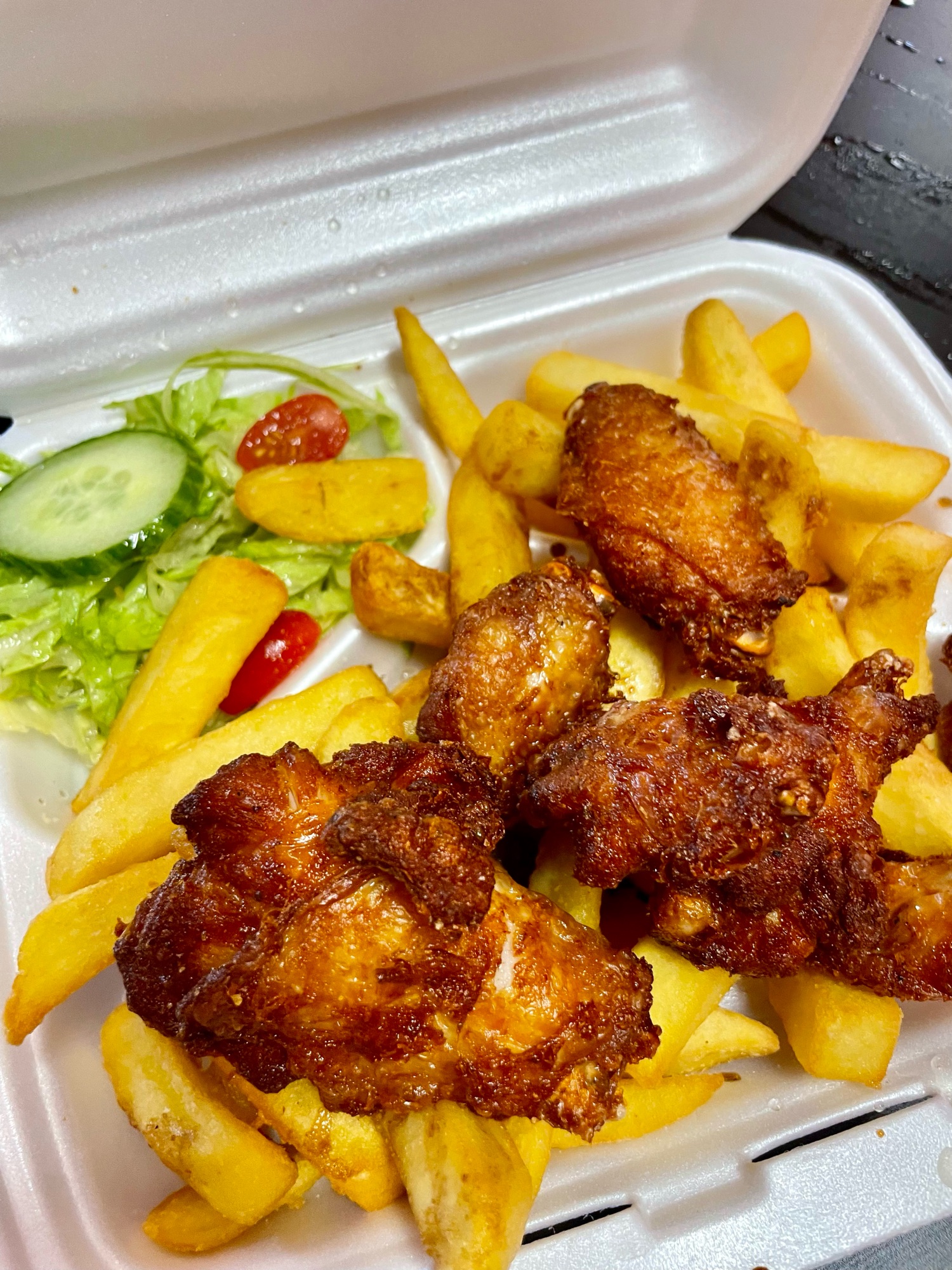 35. Chicken Wings v/kips